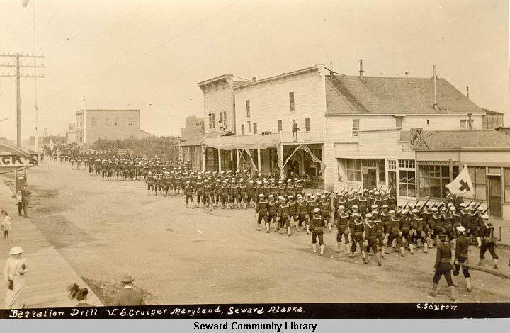 Battalion Drill Marching 1913.jpg